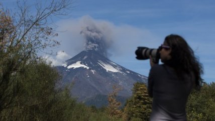Fumarola del Volcán Villarrica genera preocupación en la zona