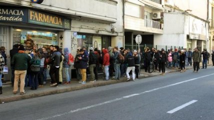   Uruguay comenzó a vender marihuana de uso recreativo en las farmacias 