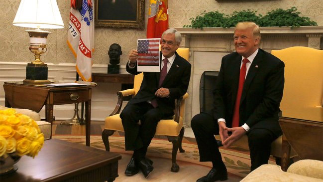  Bandera de Piñera: Oposición tildó acto de 
