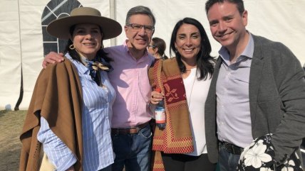 Lavín se encontró en las fondas con Karla Rubilar y su pololo Lavín se encontró en las fondas con Karla Rubilar y su pololo