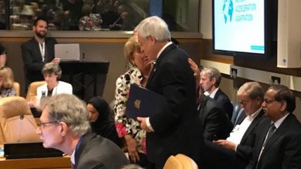   Piñera y Bachelet se saludaron en la ONU 
