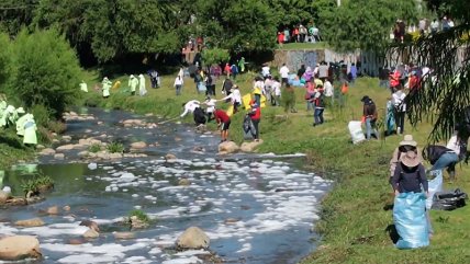   Miles de voluntarios se movilizaron para limpieza de río boliviano 
