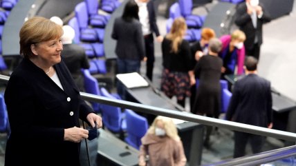  Parlamento alemán ovacionó de pie, durante un minuto, a la saliente señora Merkel  