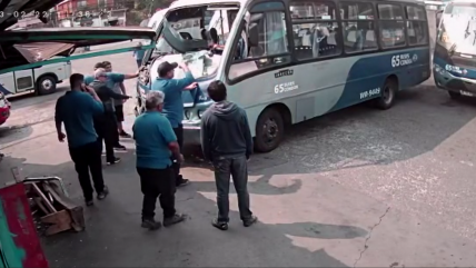  Niño echó a andar una micro y atropelló a joven  