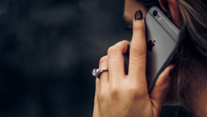 Mujer es condenada por acoso tras llamar reiteradas veces a sus vecinos: Quería hablar con su marido Mujer es condenada por acoso tras llamar reiteradas veces a sus vecinos: Quería hablar con su marido