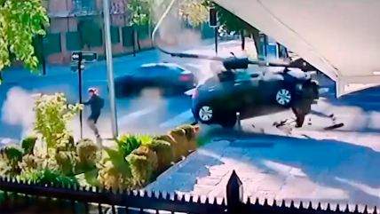   Vitacura: Joven estuvo a punto de morir por culpa de dos automovilistas 