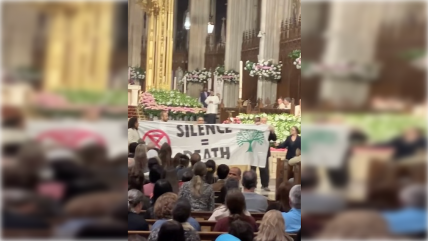   Nueva York: Tres detenidos por interrumpir misa de Pascua al grito de 