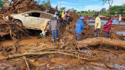   Al menos 42 muertos en Kenia al reventar una represa por las lluvias torrenciales 