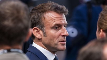 Macron indigna a la izquierda al postergar la formación de un nuevo gobierno Macron indigna a la izquierda al postergar la formación de un nuevo gobierno