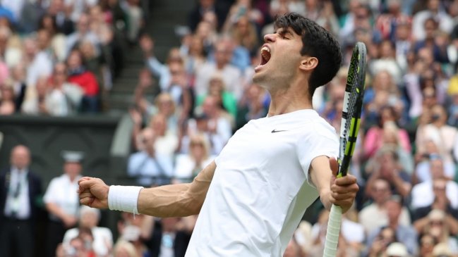   Carlos Alcaraz venció a Medvedev para instalarse en la final de Wimbledon 