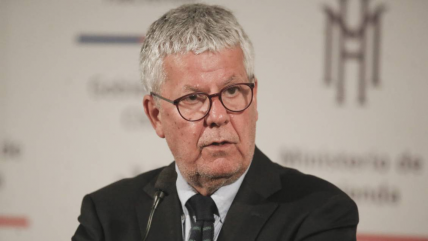 Eyzaguirre: Expandimos la educación superior más allá de nuestros recursos fiscales Eyzaguirre: Expandimos la educación superior más allá de nuestros recursos fiscales