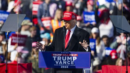   A un día de la elección, Trump dice que encuestas que favorecen a Harris son 