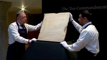   Los Diez Mandamientos serán subastados en Nueva York 