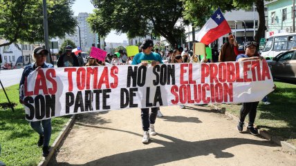   Viña del Mar: Vecinos de toma Lajarilla marcharon contra el desalojo 