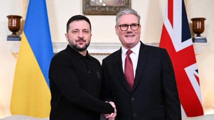   Starmer ofrece una calurosa bienvenida a Zelenski tras su enfrentamiento con Trump 