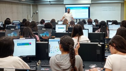   Technovation Girls ofrece más de 1000 becas de programación e IA para niñas 