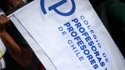  Santiago: Profesores de 26 recintos educacionales bajarán paro este lunes  