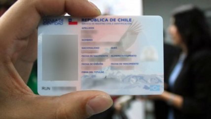 Fue a renovar su carnet y recibió el documento con foto y firma de cuando tenía 9 años Fue a renovar su carnet y recibió el documento con foto y firma de cuando tenía 9 años