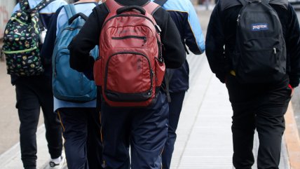   Escolar propinó ocho puñaladas a compañero en liceo de Angol 