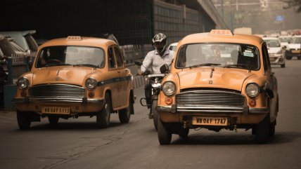  Nueva Delhi: Vehículos de más de 15 años no podrán echar gasolina 