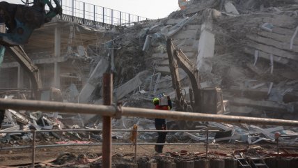   Bangkok busca supervivientes entre escombros de un edificio 24 horas después del terremoto 