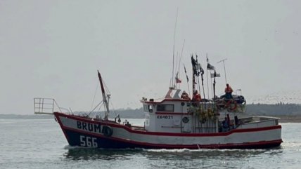  Armada busca a tripulantes de lancha hundida en Coronel  