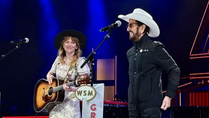 Ringo Starr adapta un clásico de The Beatles para apoyar a víctimas de incendios en Los Ángeles Ringo Starr adapta un clásico de The Beatles para apoyar a víctimas de incendios en Los Ángeles
