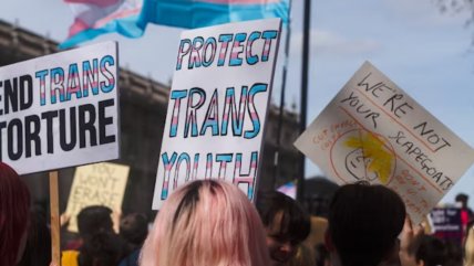 Gobierno británico: Fallo que define a una mujer por su sexo biológico 