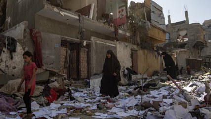   Gaza: Bombardeos israelíes a refugios y tiendas de campaña dejan 30 muertos 