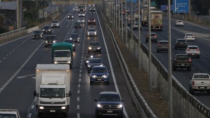 Semana Santa: Más de 320 mil vehículos salieron de la Región Metropolitana Semana Santa: Más de 320 mil vehículos salieron de la Región Metropolitana