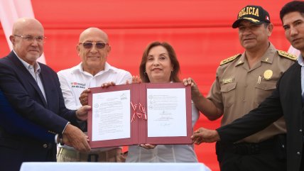  Boluarte firmó ley que permite a funcionarios municipales usar armas no letales  
