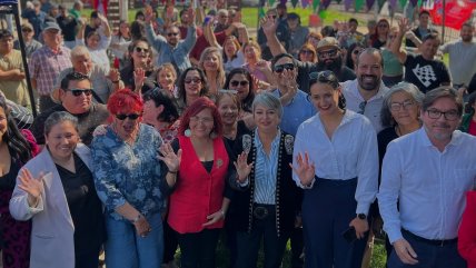  Jeannette Jara presentó a los voceros de su campaña  