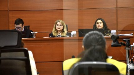   Mujer fue condenada a cadena perpetua por matar a golpes a su hija de tres años 