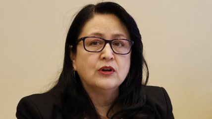 CUT y Colegio de Profesores denunciaron a la contralora ante la OIT CUT y Colegio de Profesores denunciaron a la contralora ante la OIT