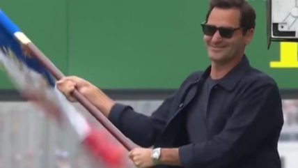   [VIDEOS] Roger Federer dio el banderazo de salida para el 24 horas de Le Mans 
