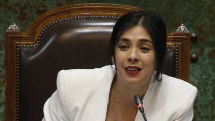  Derecha acusa que Karol Cariola 