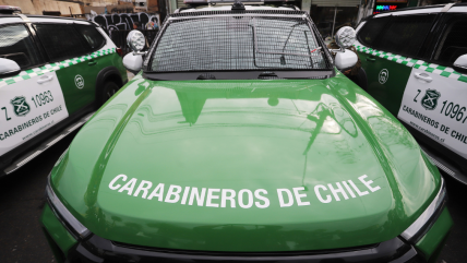 Falsos carabineros perpetraron portonazo a víctima estacionada fuera de su casa Falsos carabineros perpetraron portonazo a víctima estacionada fuera de su casa