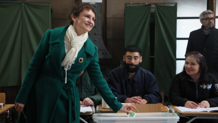   Tohá: Esta no es cualquier competencia contra la derecha; se juega el líder de centroizquierda 