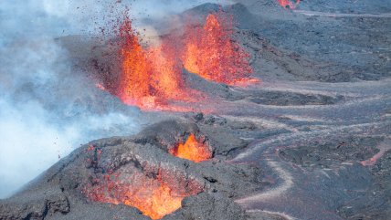   Erupción volcánica provoca la evacuación de Grindavik en Islandia 