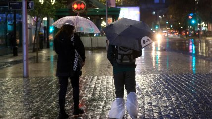   ¿A qué hora empieza a llover en Santiago? 