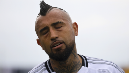   Informe de Felipe González preocupó a Colo Colo tras los insultos de Arturo Vidal ante Everton 