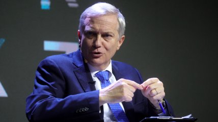   Molestia de parlamentarios por dichos de Kast: 