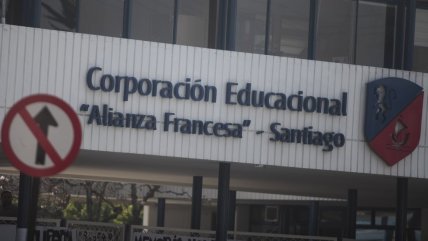   Familias piden a la Alianza Francesa asumir sentencia por suicidio de estudiante 
