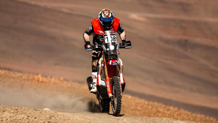   Barbosa avanzó lugares en la primera etapa del Rally de Marruecos pese a problemas técnicos 