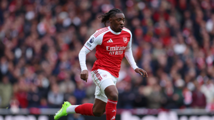   Nwaneri y Saka comandaron la victoria de Arsenal sobre Brighton en la Copa de la Liga 