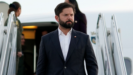   Presidente Boric cerró su gira por Corea del Sur con guiño a BTS 