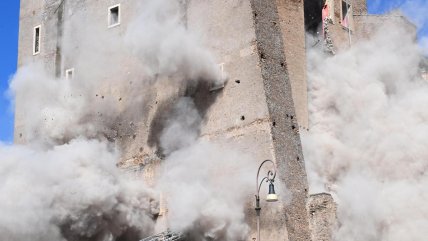   El derrumbe de una parte de torre medieval en Roma durante su restauración 