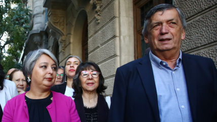   PC reitera apoyo a eventual partida de Jara 