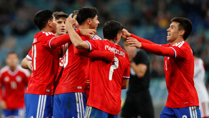   La Roja extendió los festejos al cerrar el año con sólida remontada ante Perú 