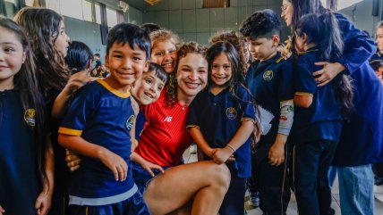   Martina Weil llegó hasta el Colegio Presidente Alessandri para compartir 